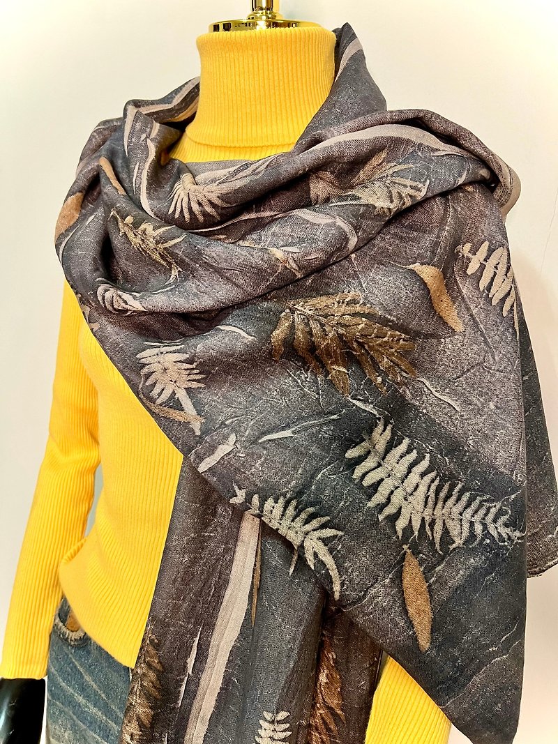 ~Eucalyptus heart fern-like coffee color~Flower and leaf printing silk wool scarf - Knit Scarves & Wraps - Wool 