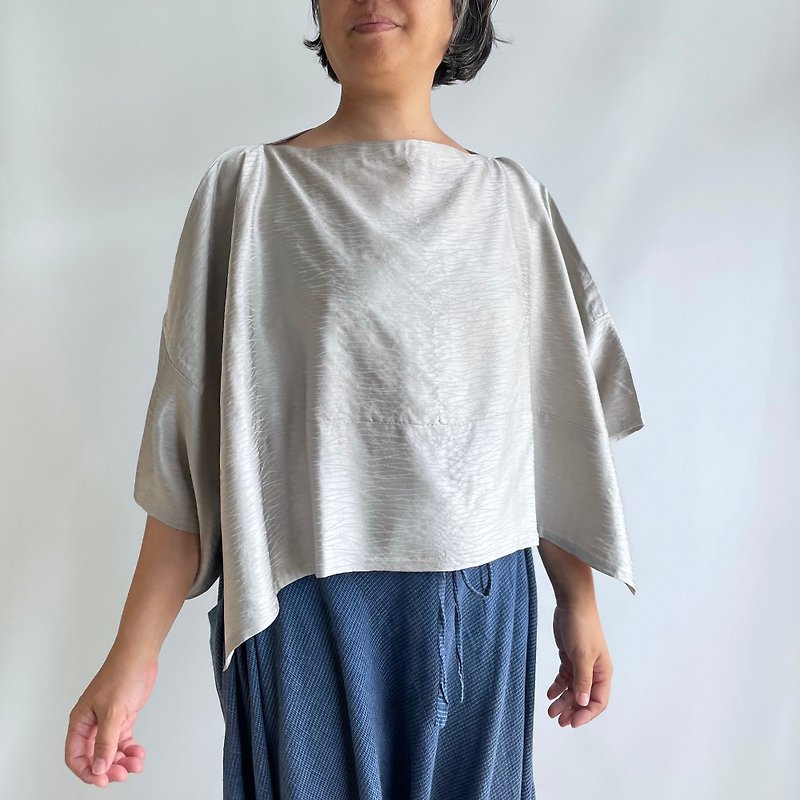 Unique item | KIMONO sleeved short Pullover -Silk KIMONO, Silver - เสื้อผู้หญิง - ผ้าไหม สีเงิน