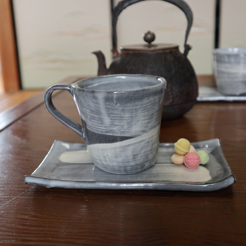 マグカップ　灰色　日本製　陶器　皿付き　コーヒーカップ - 咖啡杯/馬克杯 - 陶 