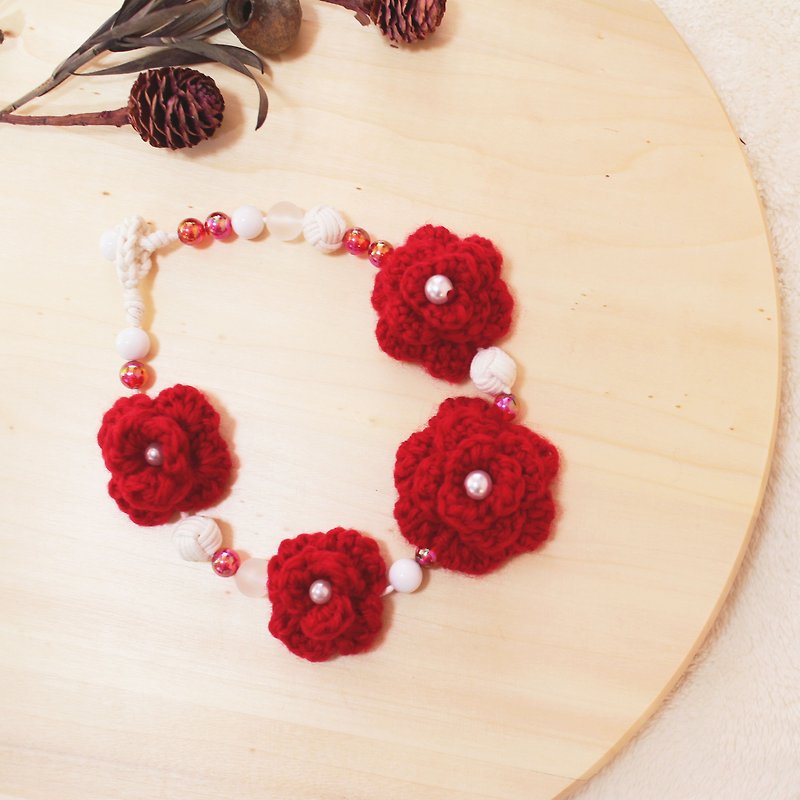 Love Weaving Collection Red Florals Woven Necklace Customizable Handmade  - สร้อยติดคอ - วัสดุอื่นๆ สีแดง