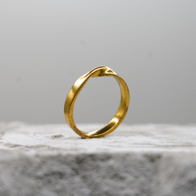 twisted Bronze ring - แหวนทั่วไป - โลหะ 