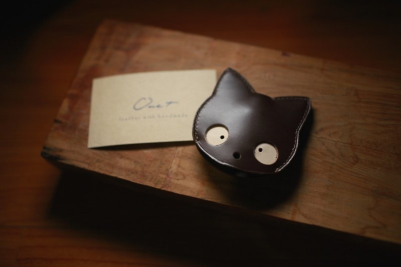 ONE+ 純手工製 貓咪鑰匙圈 Cat Key holder - 鑰匙圈/鑰匙包 - 真皮 咖啡色
