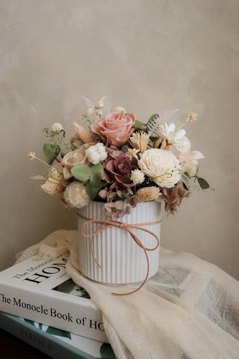 - Sunlight Potted Flowers - Preserved Flowers Dried Flowers Sola Potted Flowers Opening Ceremony New House Gifts - ช่อดอกไม้แห้ง - พืช/ดอกไม้ สีกากี