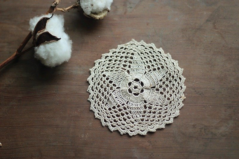 【Good day fetus】 German Vintage hand hook hexagonal antique lace / coaster - Coasters - Polyester Multicolor