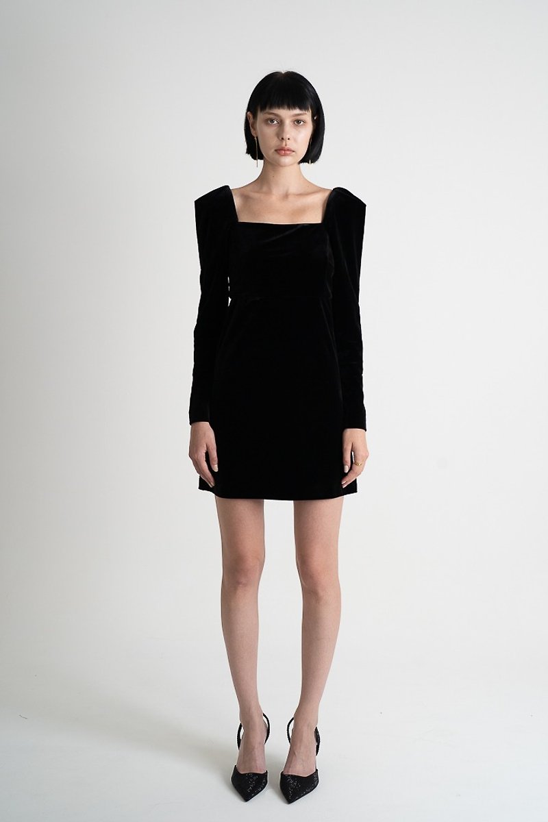 聚酯纖維 洋裝/連身裙 黑色 - Square Neck Raglan Sleeve Dress | 絨布方領美背拉克蘭袖連身裙
