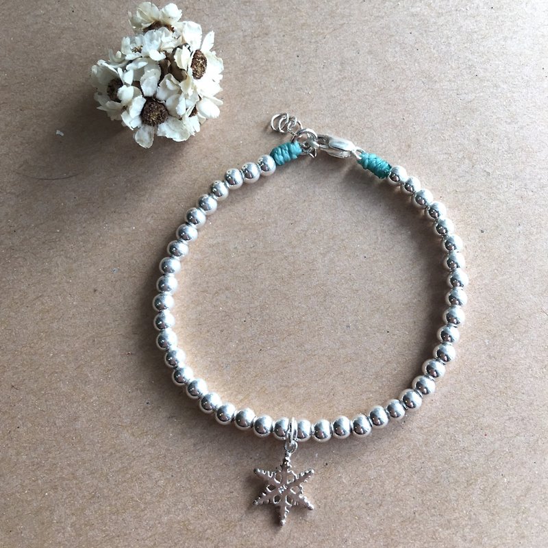 ~Mi + Bear - Christmas Snowflake / Silver Bead / Brazilian Wax Line / Sterling Silver / Woven Bracelet / 925 silver bracelet / Anklet - สร้อยข้อมือ - กระดาษ สีเงิน