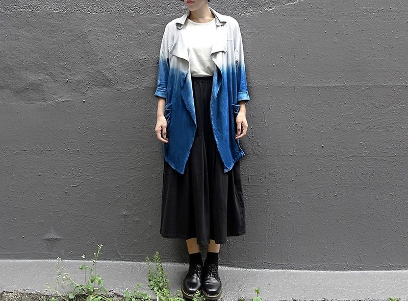 I . A . N Design 淺灰立領版型外套 漸層藍染 有機棉 Organic Cotton - 外套/大衣 - 棉．麻 藍色