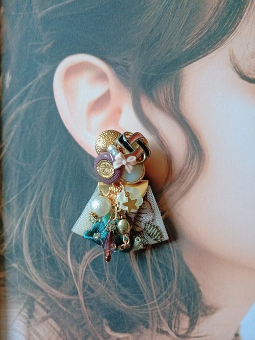 #1059B 2way ゴールド ボタン 個性 ハンドメイド ピアス イヤリング 500x0.jpg