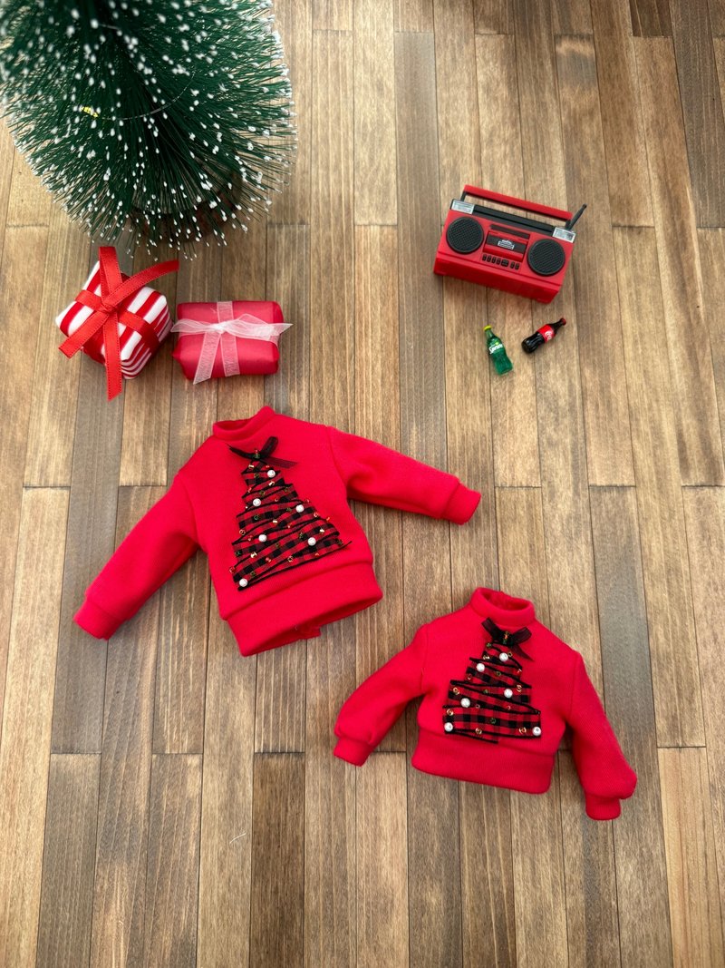 Christmas Tree Sweatshirt Red Licca-chan Boyfriend Blythe - ตุ๊กตา - ผ้าฝ้าย/ผ้าลินิน สีแดง