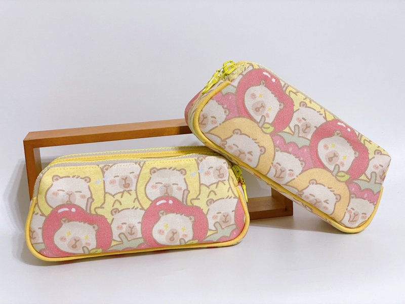 Capybara double-layer zipper pencil case, cosmetic bag, storage bag - กล่องดินสอ/ถุงดินสอ - ผ้าฝ้าย/ผ้าลินิน สีเหลือง