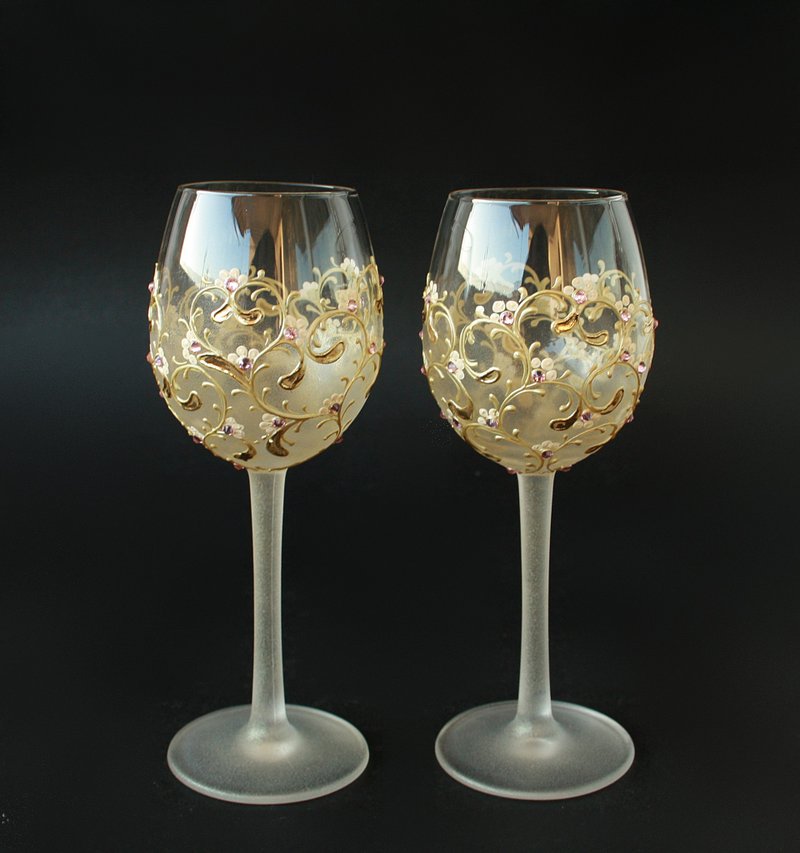 Wine Glasses Gold floral design, decorated with pink crystals, Hand-painted - 酒杯/酒器 - 玻璃 金色