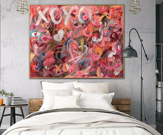 キャンバスに描かれた大きな抽象的なグラフィティスタイルの絵画