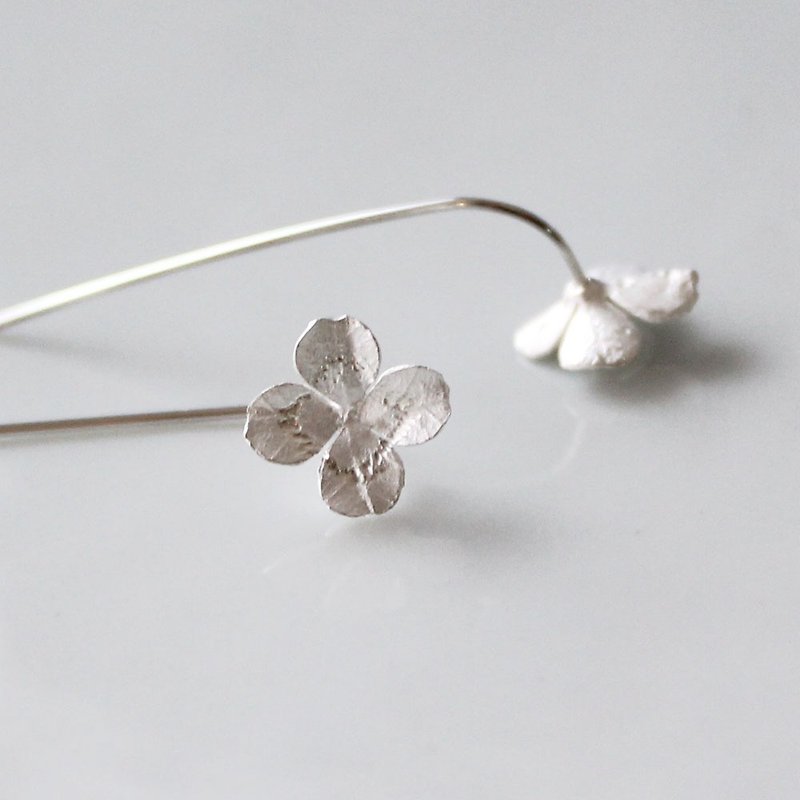 sv925 clover earrings - Earrings & Clip-ons - Other Metals Silver