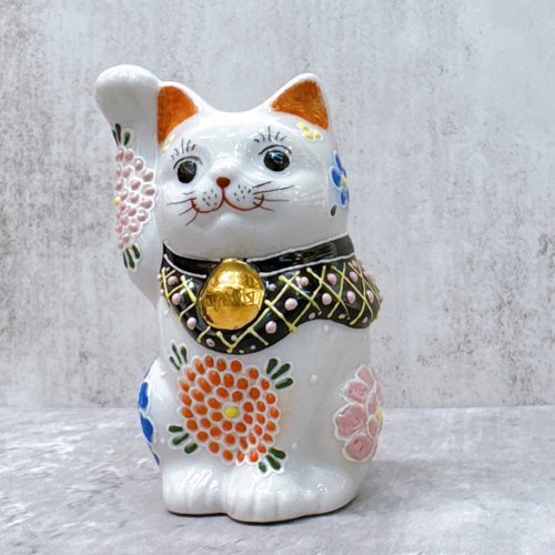 九谷焼置物招き猫 花柄 九谷焼招き猫 | 花 No.4 - ショップ ourlittlezoneluckycat 置物 - Pinkoi