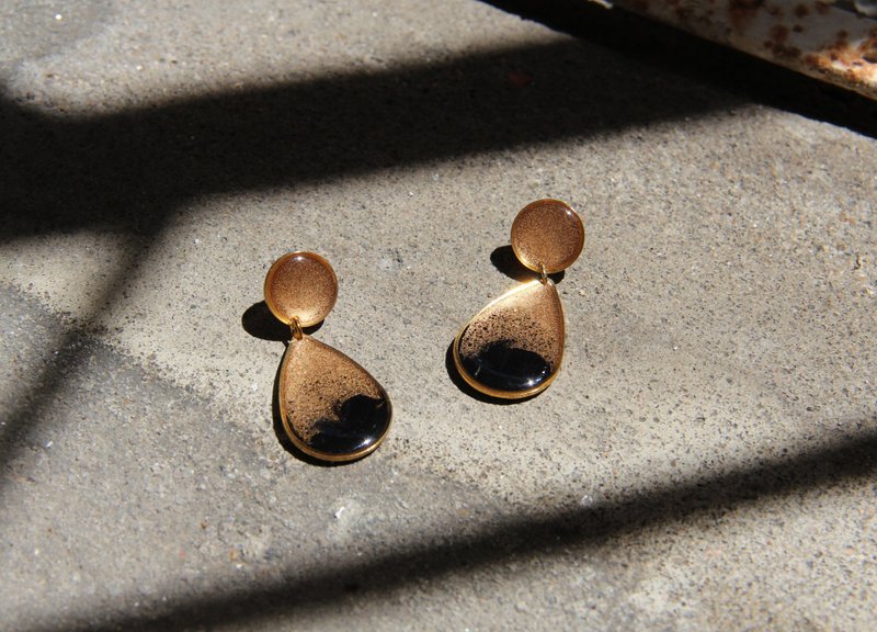 Classic big water drop-magnificent - Earrings & Clip-ons - Resin Gold