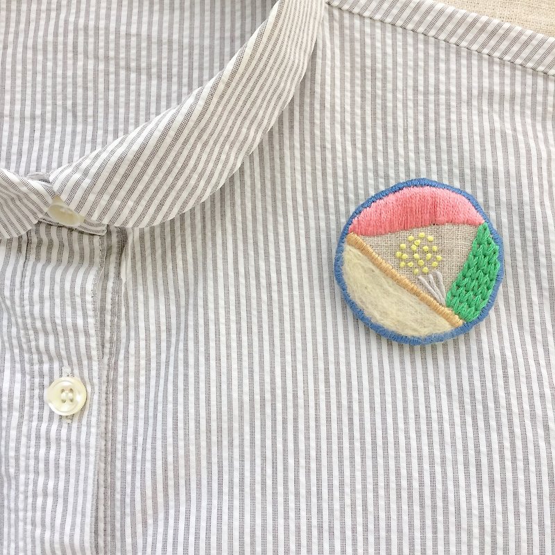 Brooch / hand embroidery / rainy day - Brooches - Thread Multicolor