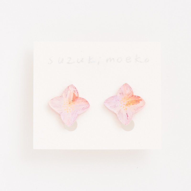 絵のイヤリング【花】 - 耳環/耳夾 - 壓克力 粉紅色