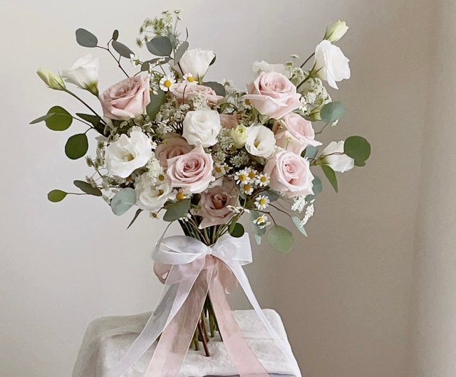 Flowers] Milk tea powder white natural style flower bouquet - Shop