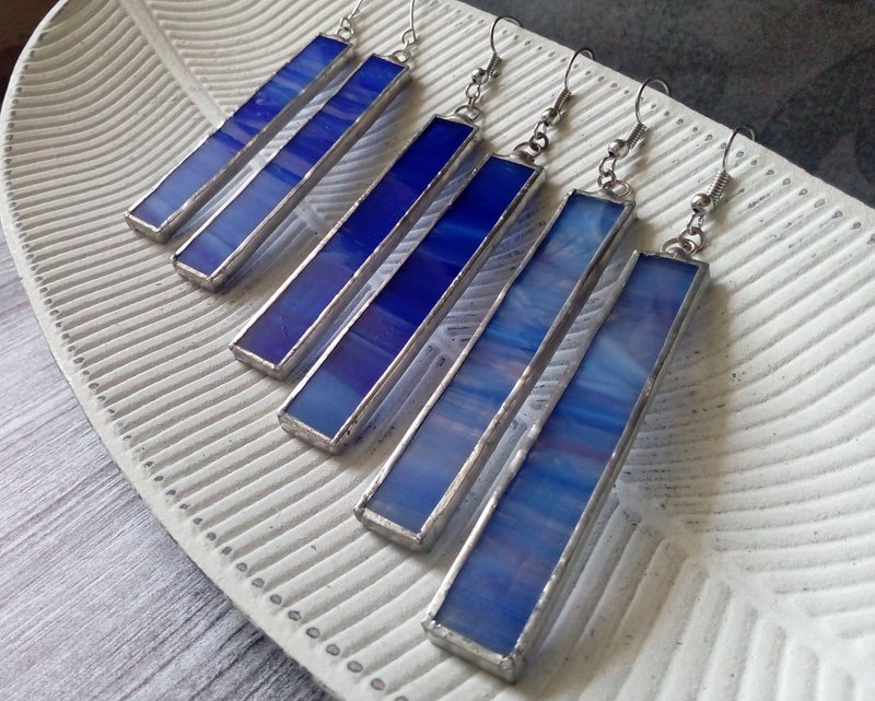 玻璃耳環 幾何 Iridescent glass mosaic earrings. stained glass blue rectangle earrings. - 耳環/耳夾/耳骨夾 - 玻璃 藍色