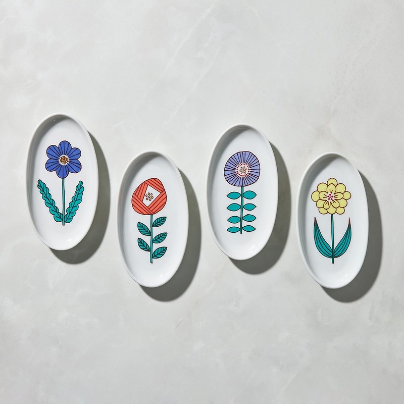 Nippon Haru Kutani Yaki-Flower Language Oval Small Plate (4 Piece Set) - จานและถาด - เครื่องลายคราม ขาว