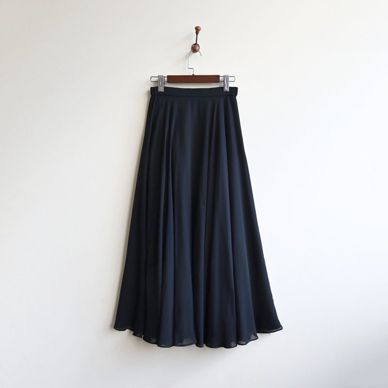 [Egg Plant Vintage] Classic silhouette Japanese-made gauze high-waisted vintage round skirt - กระโปรง - ไฟเบอร์อื่นๆ สีดำ