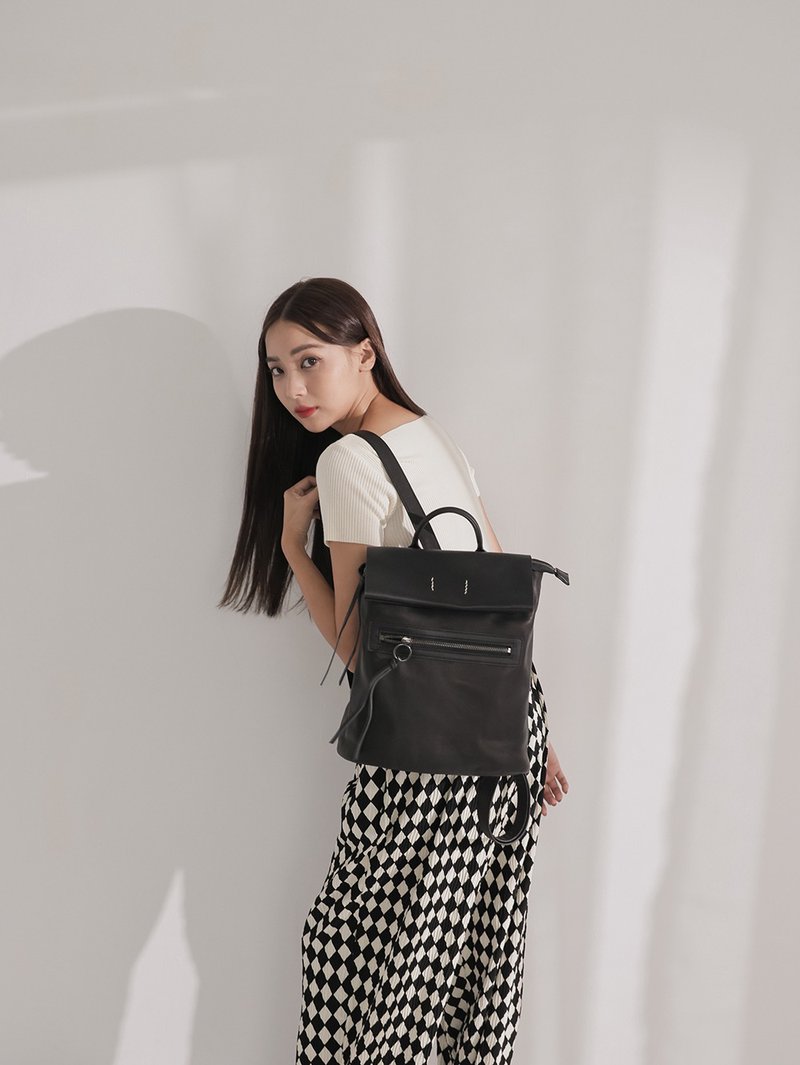 supportingrolestudio小率性簡單實用多層方形真皮後背包 黑 - 後背包/背包/書包 - 真皮 黑色