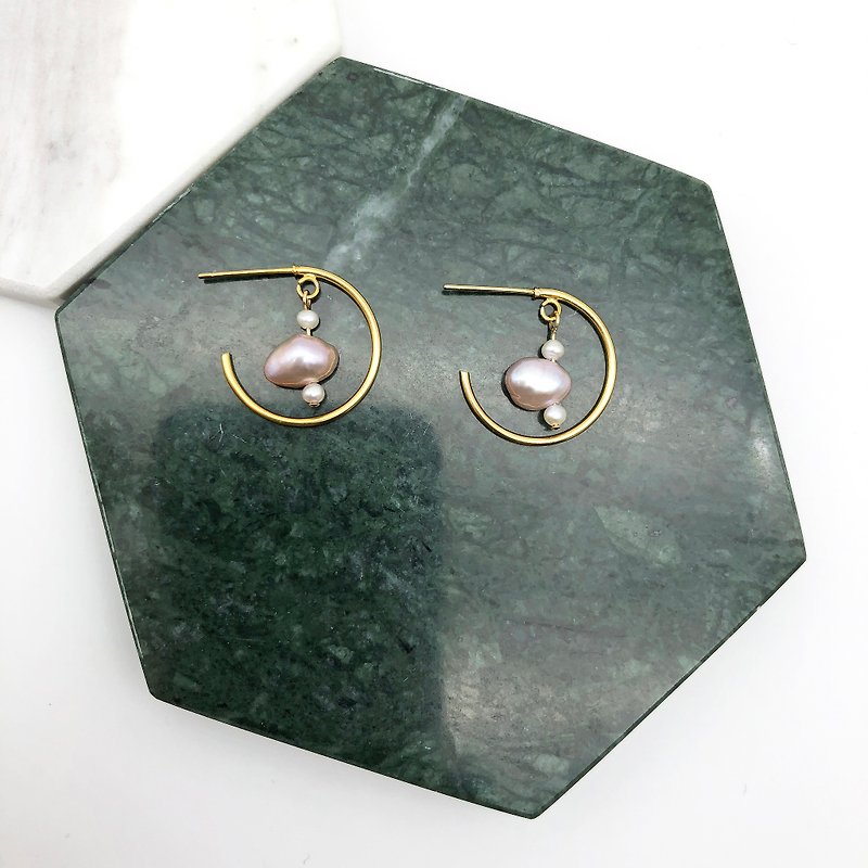 Minimalism Pearls 14kgf Earrings  【Wedding】【Mothers Day Gift】 New Year Gift - ต่างหู - เครื่องเพชรพลอย สึชมพู