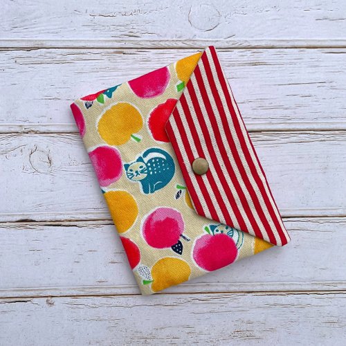 新品　パスケース　耳をすませば ハンブルグのポー ブック型 パスケース 新品 パスケース 耳をすませば ハンブルグのポー ブック型 パス