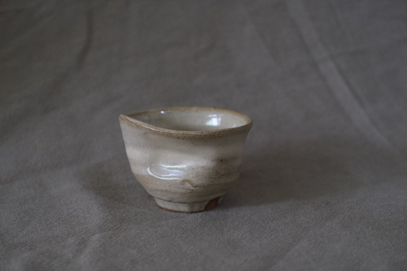 米黃- 不規則茶杯 - 茶壺/茶杯/茶具 - 陶 
