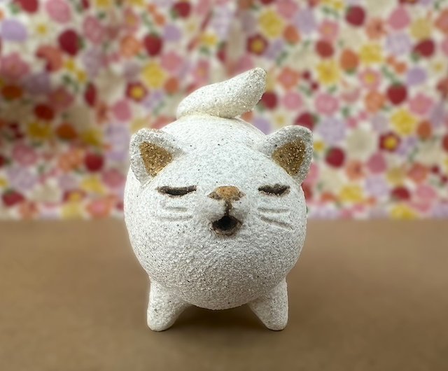 とってもキュートな癒しグッズ 台湾デザイン・創作の小さな陶器ニャー