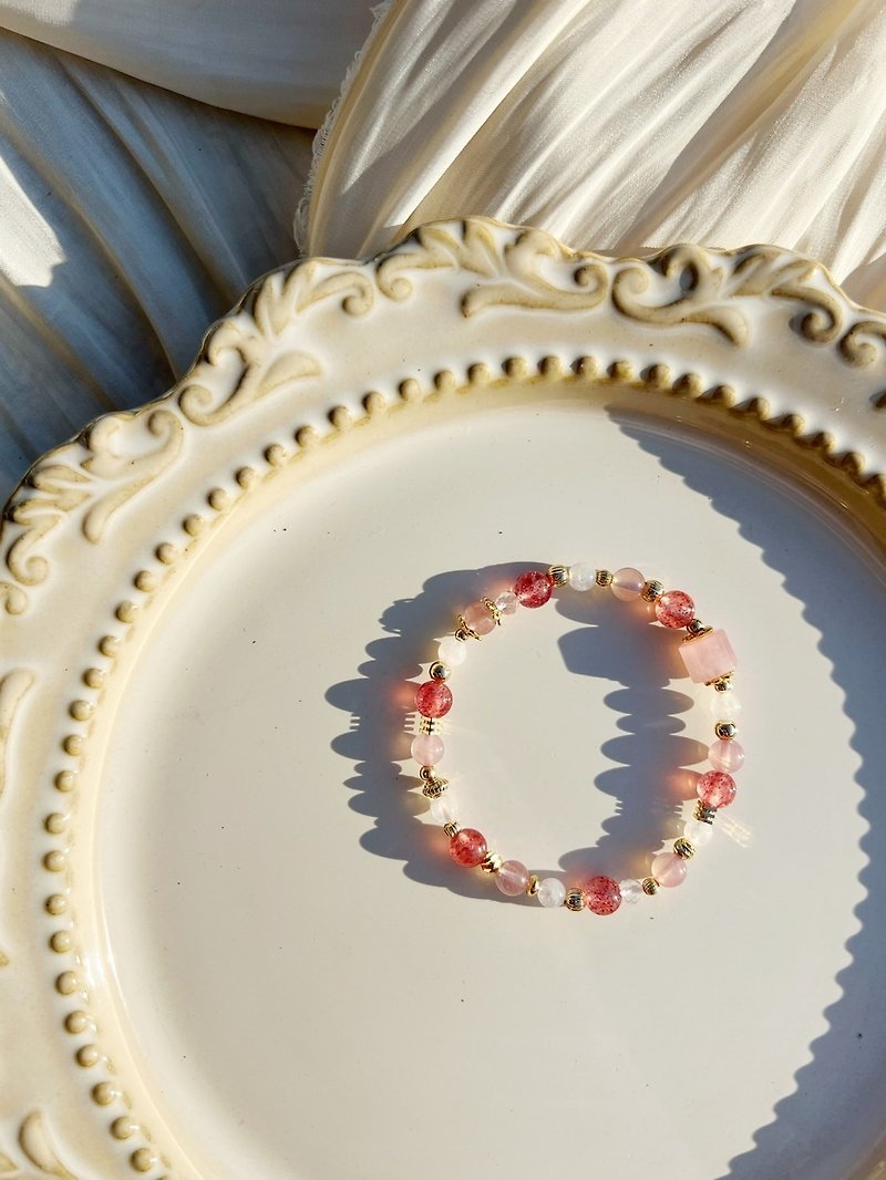 Lucky Puzzle//Strawberry Crystal Horse Rose Quartz Moonstone Natural Stone Crystal Bracelet Customized Bracelet - สร้อยข้อมือ - คริสตัล 