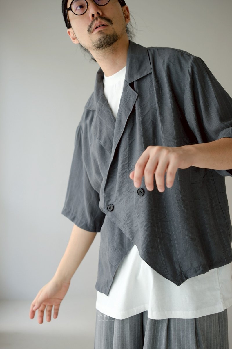 夏夜晚風人造絲短袖西服外套 - 2色 - 夏夜墨 - 女大衣/外套 - 其他人造纖維 黑色