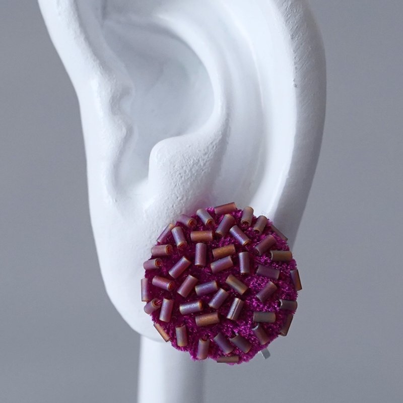 散落 耳環 No1 圓形 竹珠 刺繡 粉紅 酒紅 獨一無二 大尺寸 無鎳耳環 輕巧 手繡 - 耳環/耳夾 - 玻璃 粉紅色