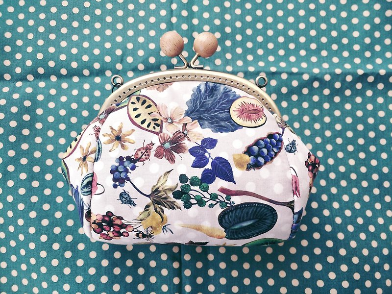 [Qiu Shi] Original small wooden bead printing cute gold bag/handbag/diagonal bag orphan - Handbags & Totes - Cotton & Hemp 
