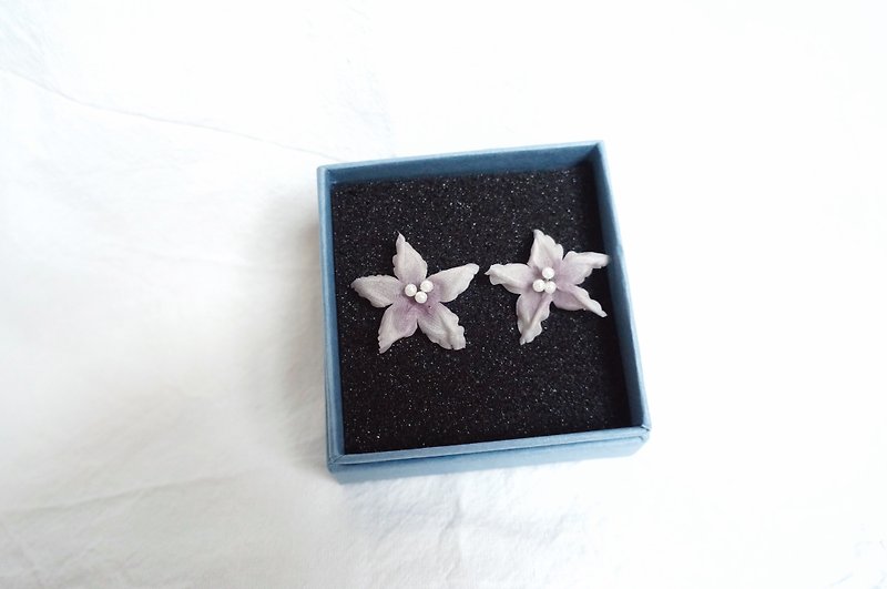 Cloth dyed flower earrings birthday gift graduation gift - Earrings & Clip-ons - Silk Purple