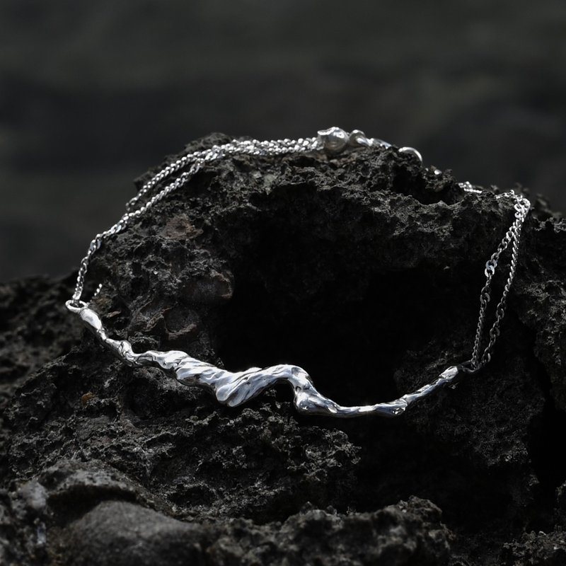 Xixii Shape of Water 925 sterling silver water ripple bracelet minimalist and delicate - สร้อยข้อมือ - เงินแท้ สีเงิน