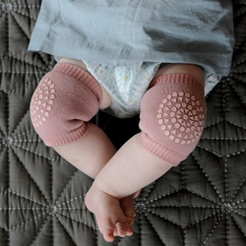GoBabyGo Baby Crawling Non-slip Kneepad - Grey Rose KneePads - Dusty Rose - อื่นๆ - ผ้าฝ้าย/ผ้าลินิน สึชมพู