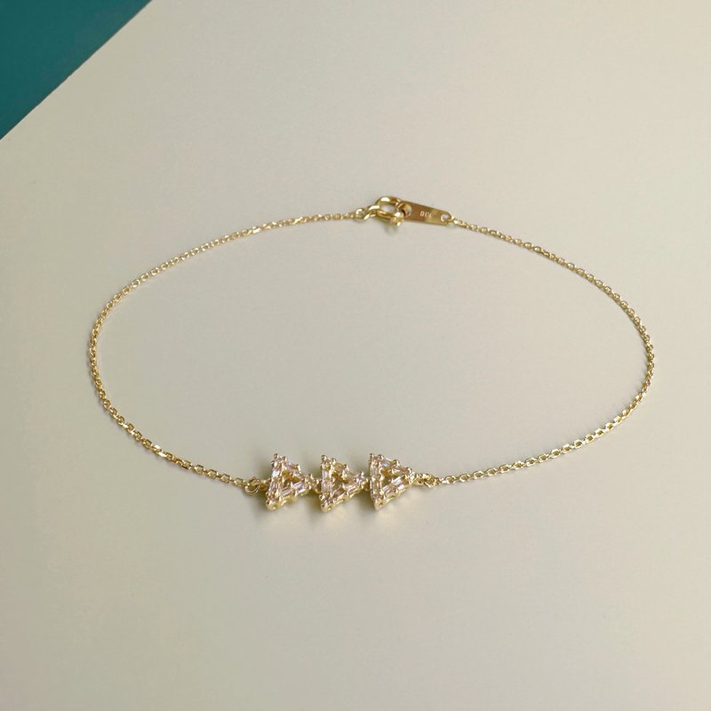 18K金三重三角鑽石手鏈 Triple Triangle Diamond Bracelet - 手鍊/手環 - 貴金屬 