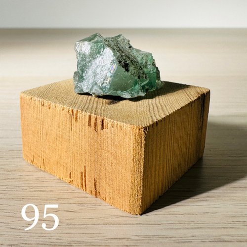 水晶　原石 再入荷！】ヒマラヤ産カンチェンジェンガ水晶 原石1個売り