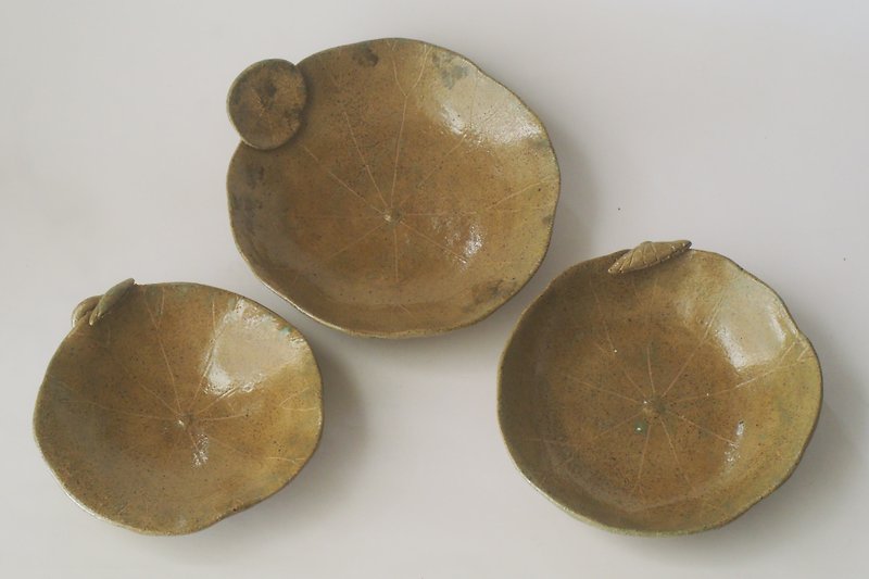 Lotus leaf bean dish (a set of three) - Items for Display - Pottery 