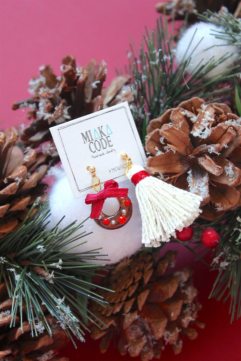* XMAS Special Limited Edition * Christmas wreath wreath of red and white tassel Japan allergic Ear Earring / clip earrings exchange gifts - ต่างหู - วัสดุอื่นๆ สีแดง