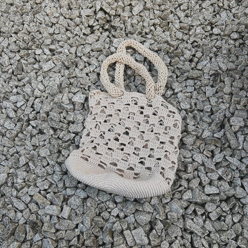 Spot white lace white cotton handwoven bag chokdee - กระเป๋าแมสเซนเจอร์ - ผ้าฝ้าย/ผ้าลินิน ขาว