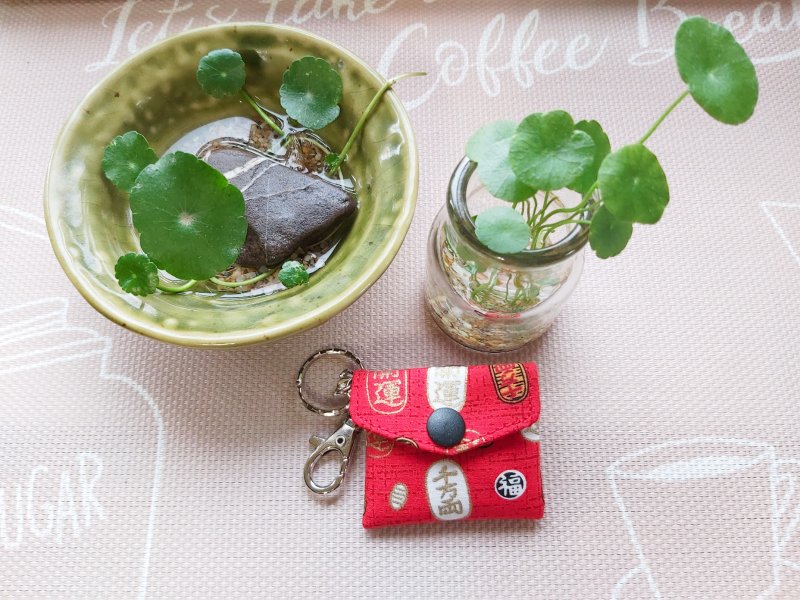 Lucky Gold 10,000,000 Yuan Small Red Packet Lock Ring Charm - ที่ห้อยกุญแจ - ผ้าฝ้าย/ผ้าลินิน หลากหลายสี