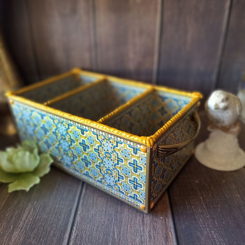 Brush holder, Cosmetics holder,napkin holder,Tissue box cover, Kitchen organizer - กล่องเก็บของ - ไม้ สีเหลือง