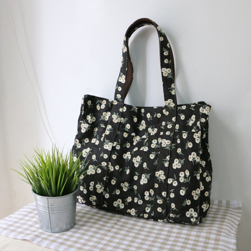 *MingenHandmade*original handmade small daisy floral black canvas shoulder bag casual female bag - Messenger Bags & Sling Bags - Other Materials 