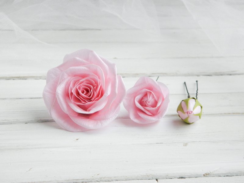 Light pink flowers hair pins Floral wedding hair piece Bridal floral headpiece - 髮夾/髮圈 - 其他材質 粉紅色