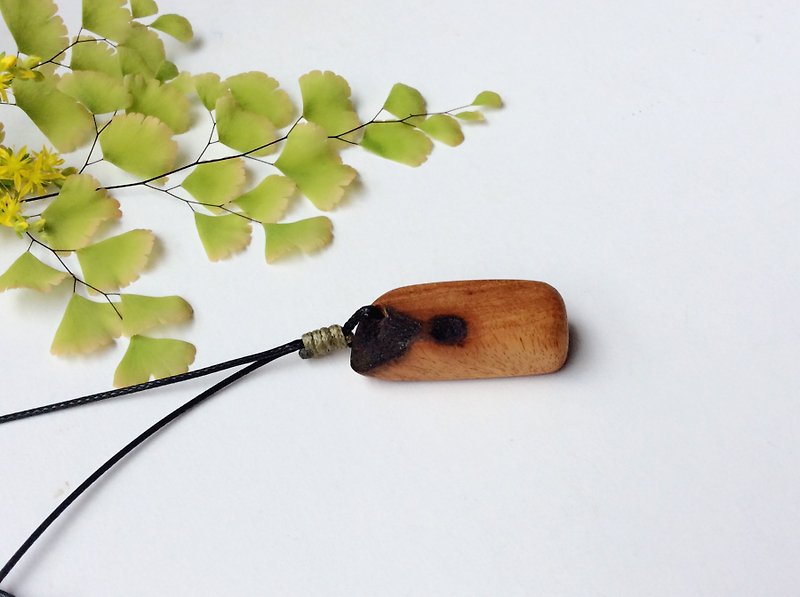 Niu Niu Niu ~~ビーフ材の木のネックレス - ネックレス - 木製 多色