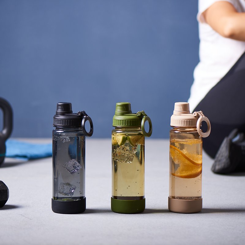 RICOOUTDOOR Tritan twist-top sports bottle 700ml milk tea Brown, olive green, night black - Vacuum Flasks - Other Materials 