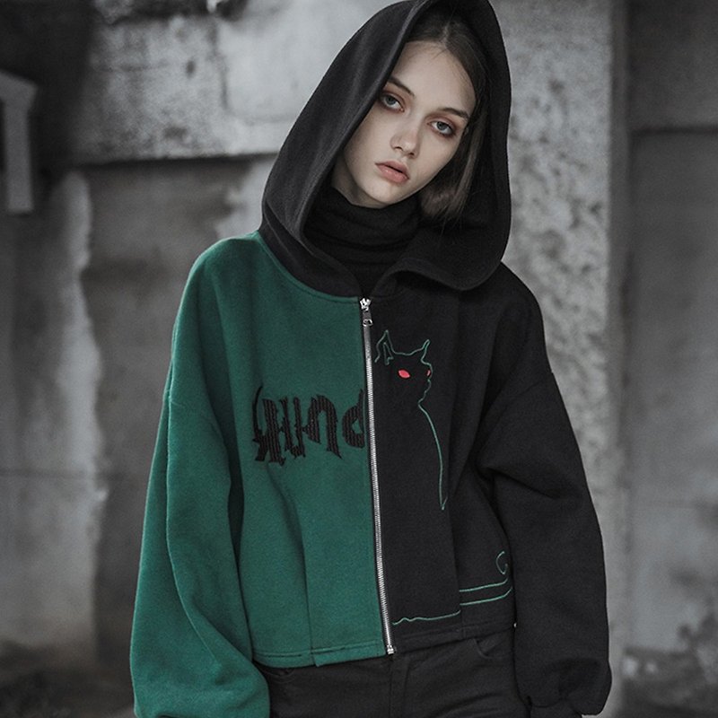 Black cat witch hooded stitching color coat - เสื้อแจ็คเก็ต - ผ้าฝ้าย/ผ้าลินิน สีเขียว