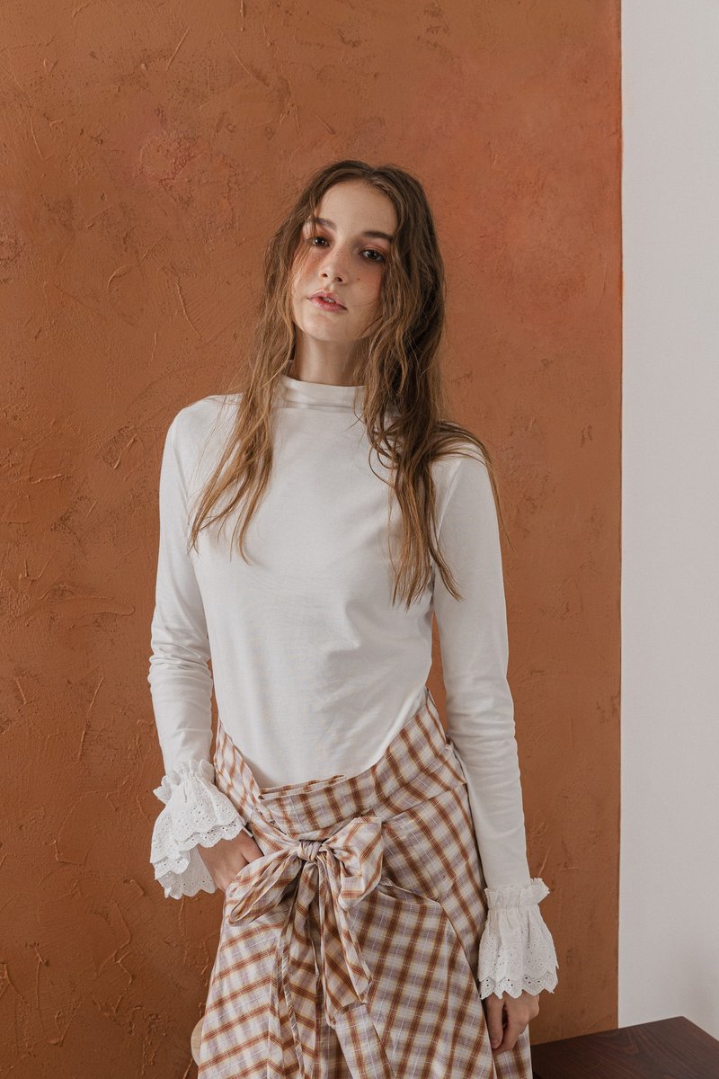 lace sleeve top 蕾絲裝飾袖上衣 off White 清晨白 - 女上衣/長袖上衣 - 棉．麻 白色